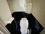 トイレ　落ち着いた色調のトイレです