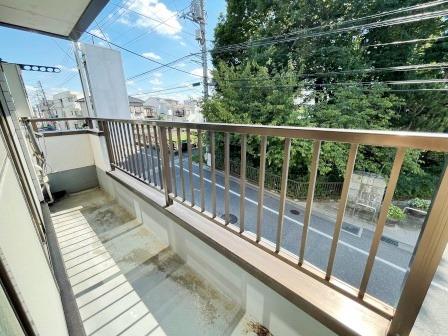 バルコニー　陽当たり良好なバルコニーです