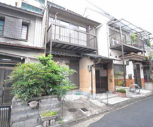建物外観　南向きベランダで日当り良好です。