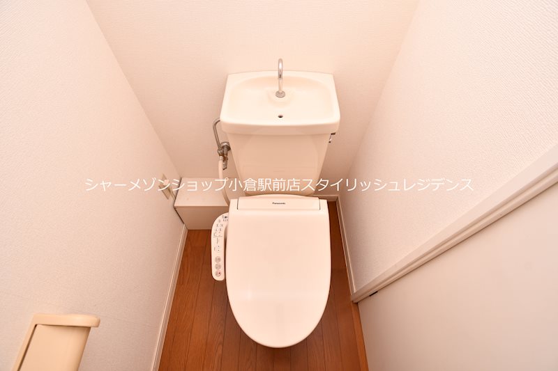 トイレ　温水洗浄便座