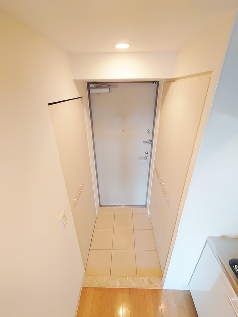 玄関　スタイリッシュ仕様の玄関