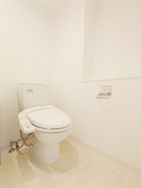 トイレ　暖房便座付シャワートイレ