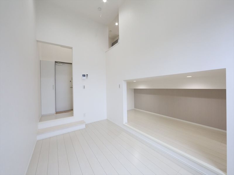 居室・リビング　洋室5.8帖　アンダーロフト5.1帖　エアコン完備