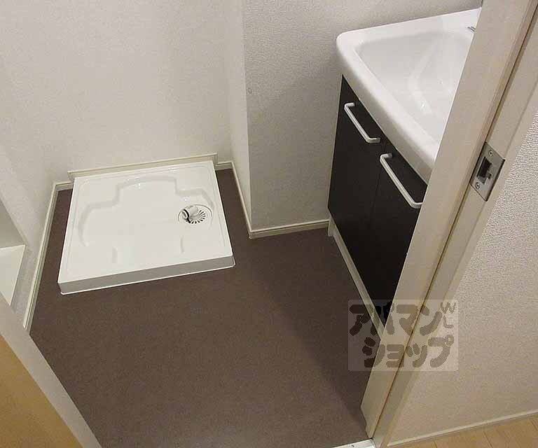 洗面設備　脱衣所もゆったりしています。