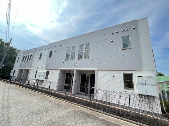 エントランス　外観写真（昼）