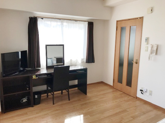 居室・リビング　家具・家電付き！