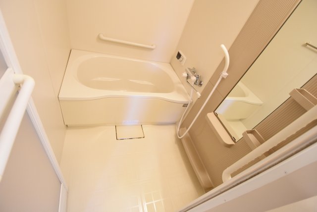 バス・シャワールーム　落ち着く空間のバスルーム♪