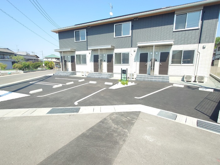 駐車場　駐輪場