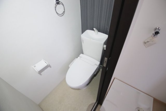 トイレ　※別号室のお写真のため現況優先