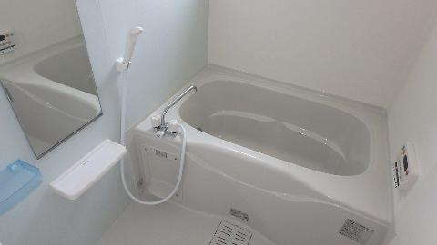 バス・シャワールーム　時間が違っても安心の追い焚き機能付♪