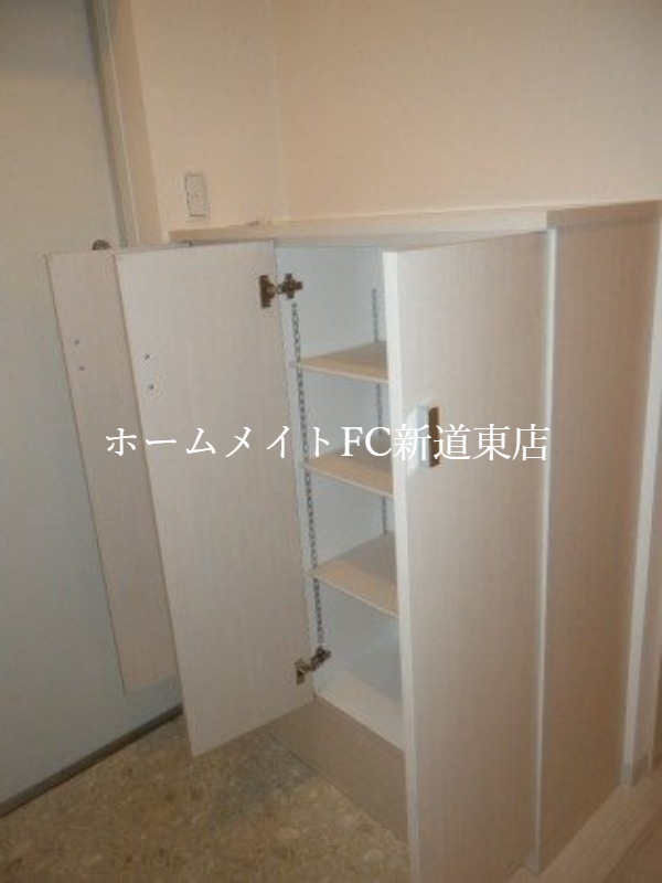 その他設備　下駄箱