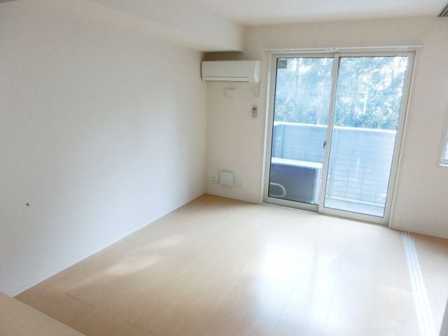 居室・リビング　日当たり良好です。