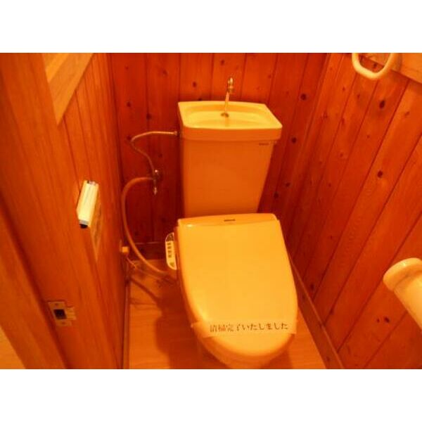 トイレ　ゆったりとした空間のトイレです