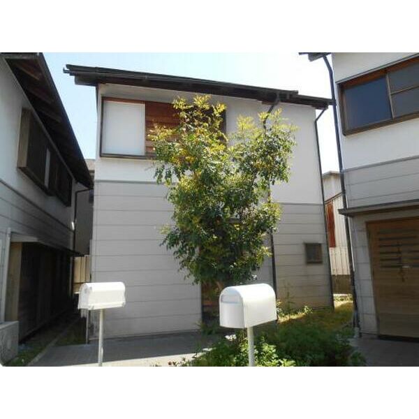 建物外観　外観は落ち着いています