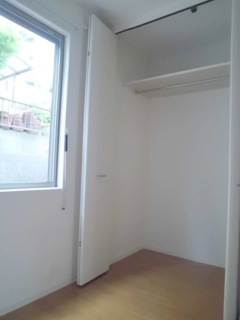 収納　高さのあるクロゼット　収納力たっぷり