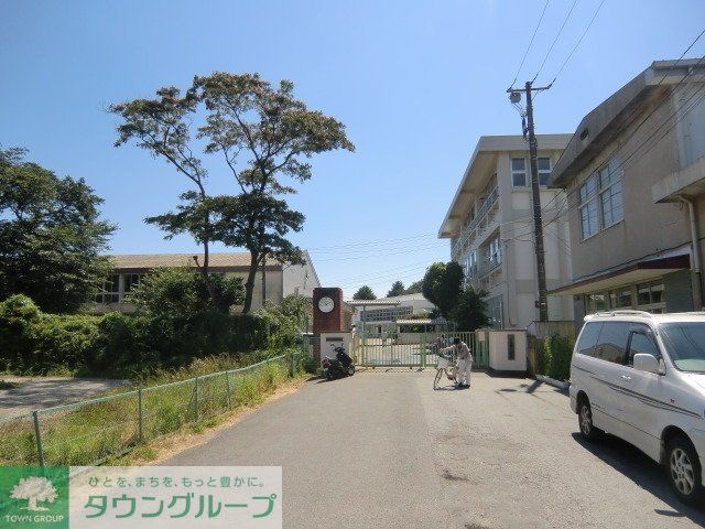小学校　東小学校（小学校）まで950m