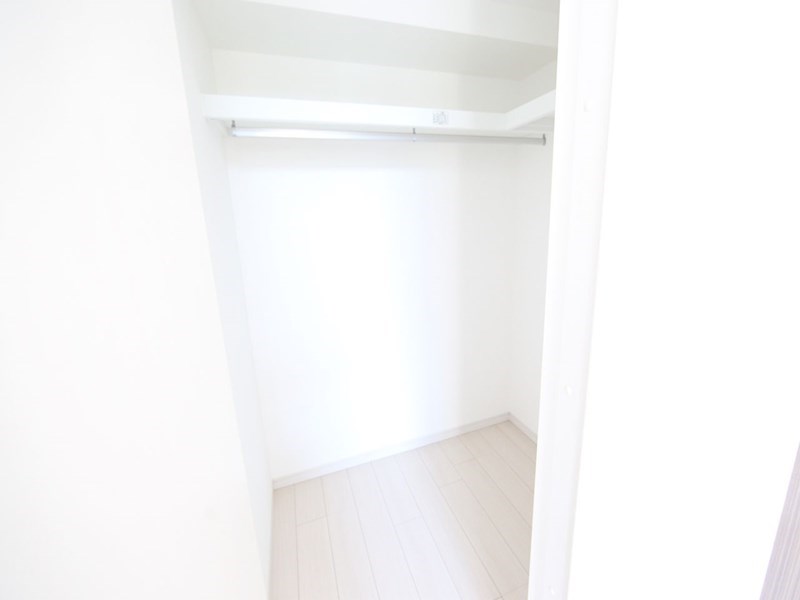 収納　ウォークインクローゼット（収納充実してます）