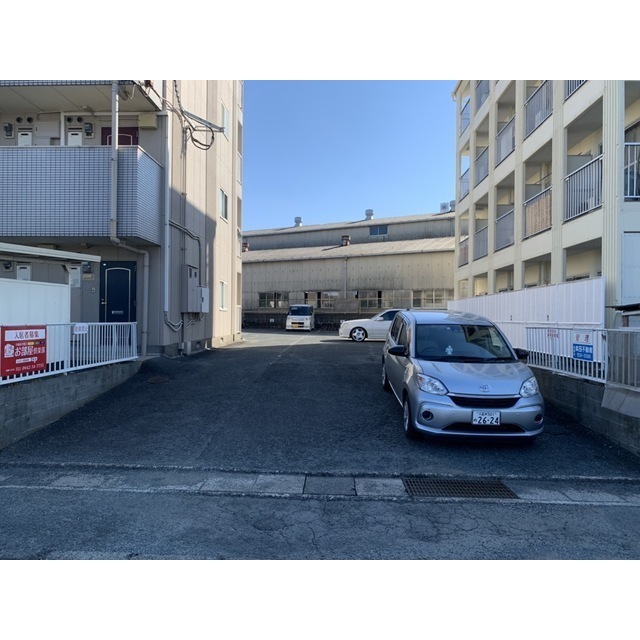 駐車場　駐車場完備です