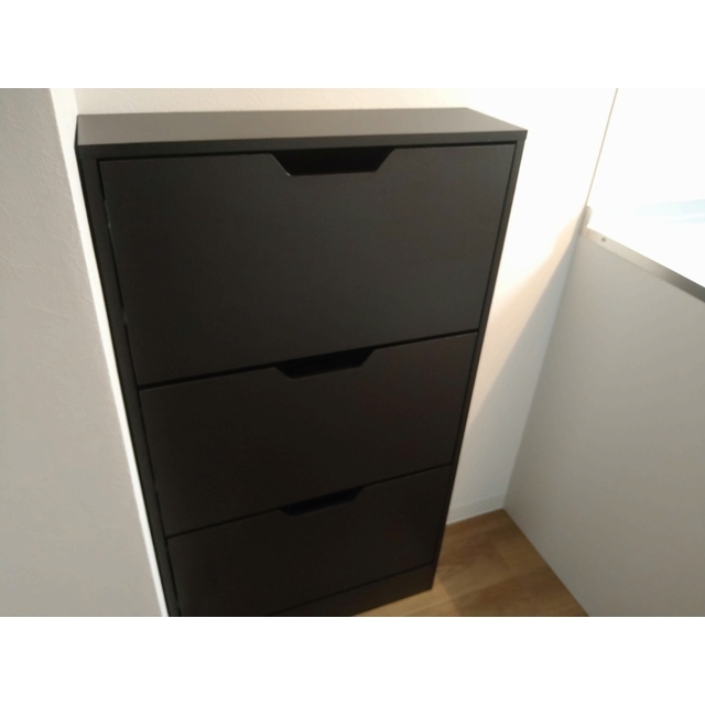 玄関　便利な収納スペースです