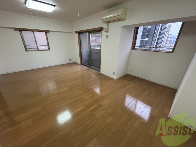 居室・リビング　１３．６帖のリビングスペースでございます。