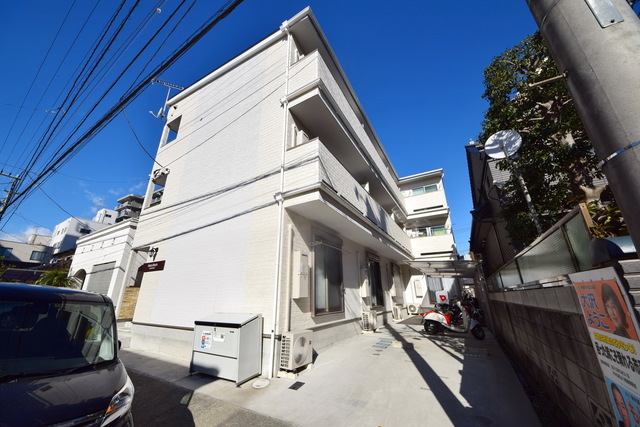 建物外観　～青い空、気持ちいいっ～