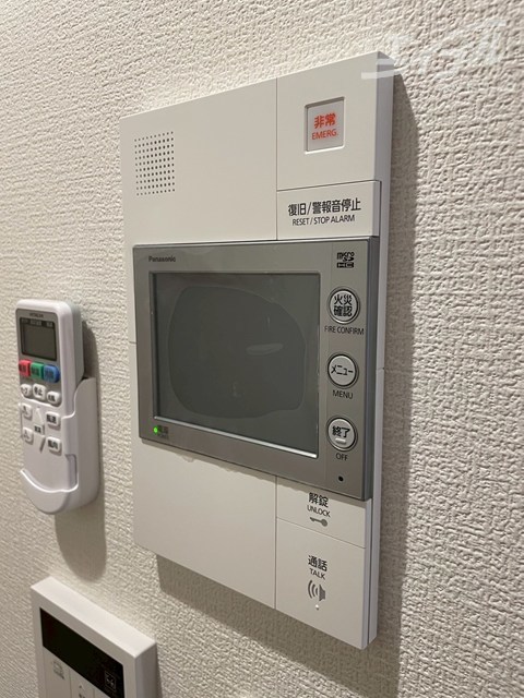 セキュリティ　モニター付きインターフォンがあります。