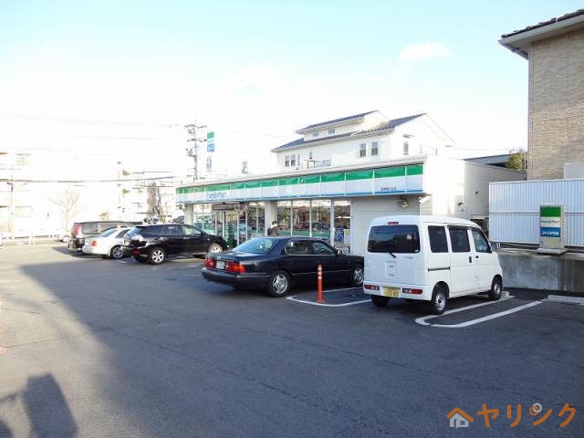コンビニ　ファミリーマート 名東照が丘店（コンビニ）まで334m
