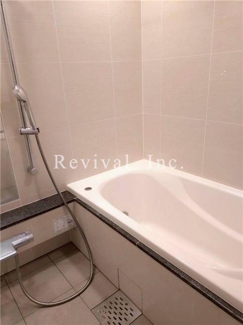 バス・シャワールーム　追い焚き浴室乾燥付き