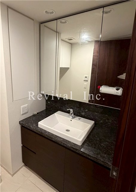 洗面設備　毎日使う必須な洗面台