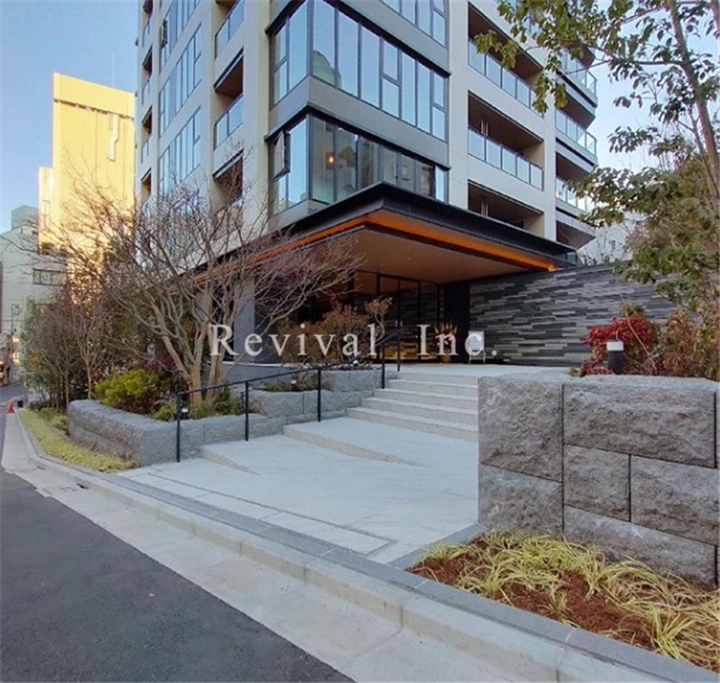 エントランス　分譲ならではの門構え