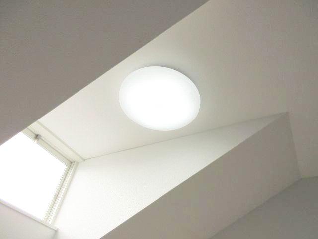 その他　照明器具天窓付き