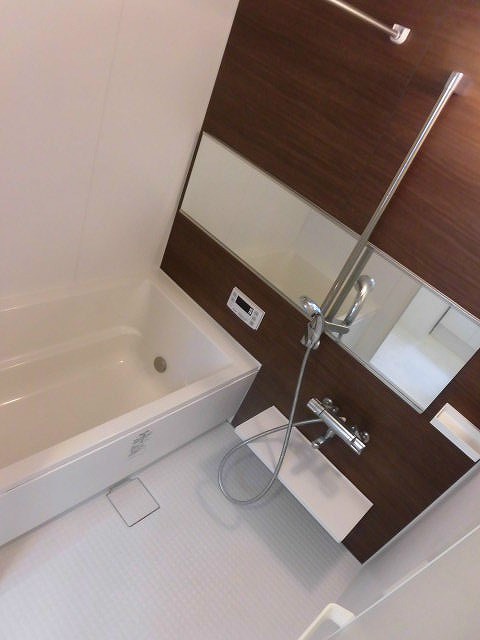 バス・シャワールーム　※同物件別部屋参考写真