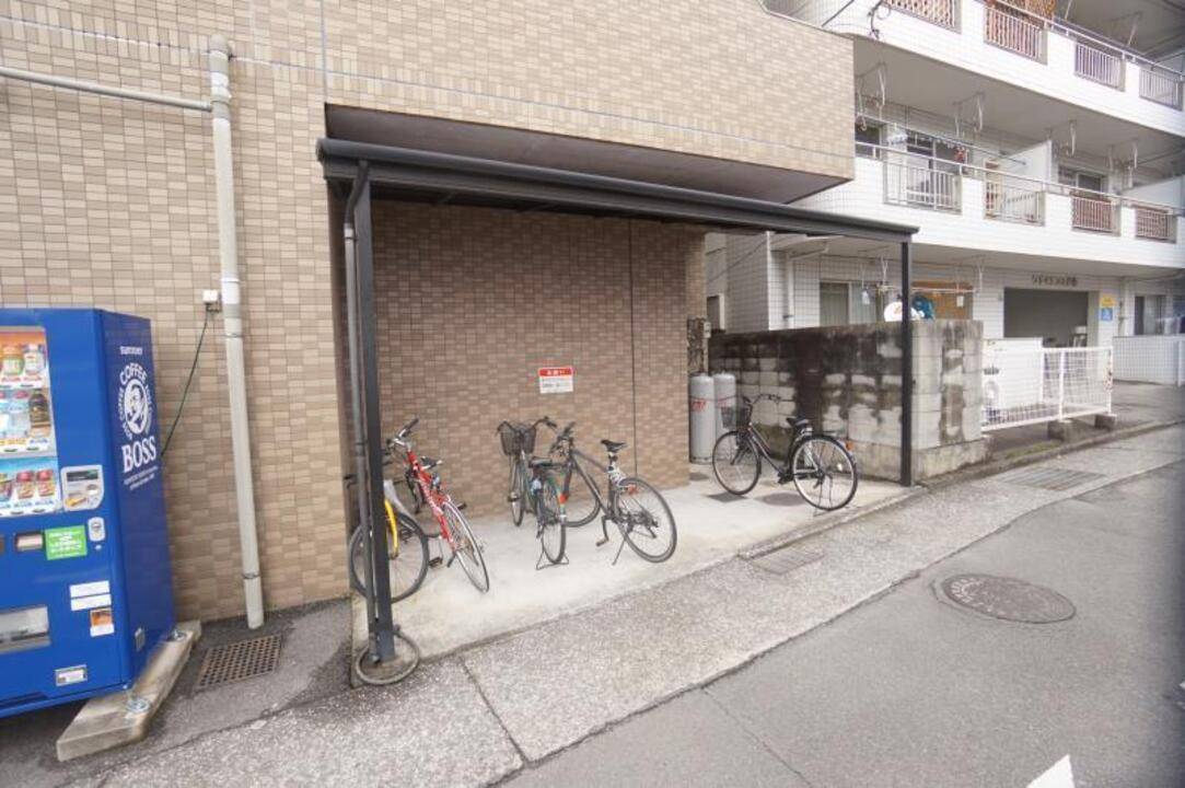 駐車場　駐輪場