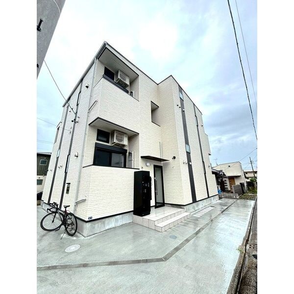 建物外観　外観　宅配ＢＯＸ有り　光インターネット無料