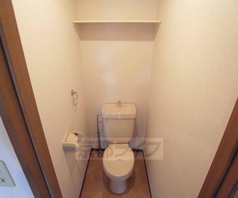 トイレ　清潔感のあるトイレですね。