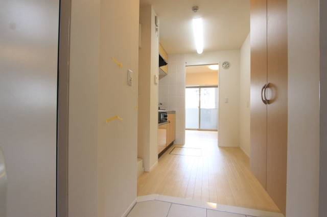 玄関　玄関回りも収納が多くてスッキリ