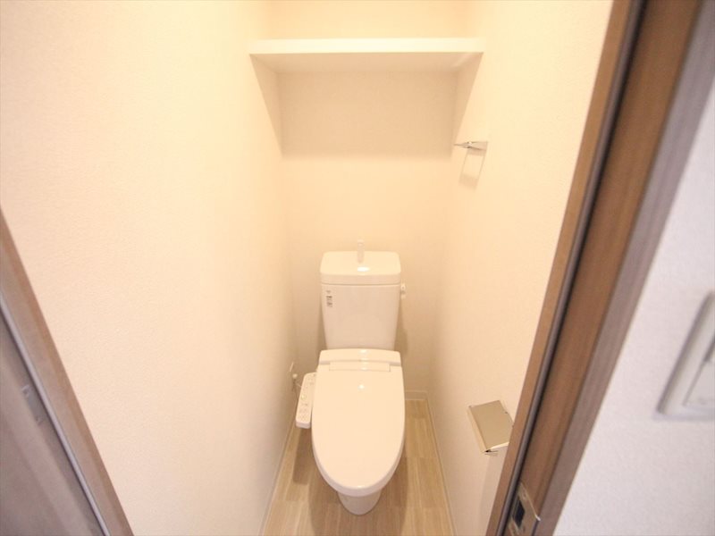 トイレ　温水洗浄暖房便座付トイレ