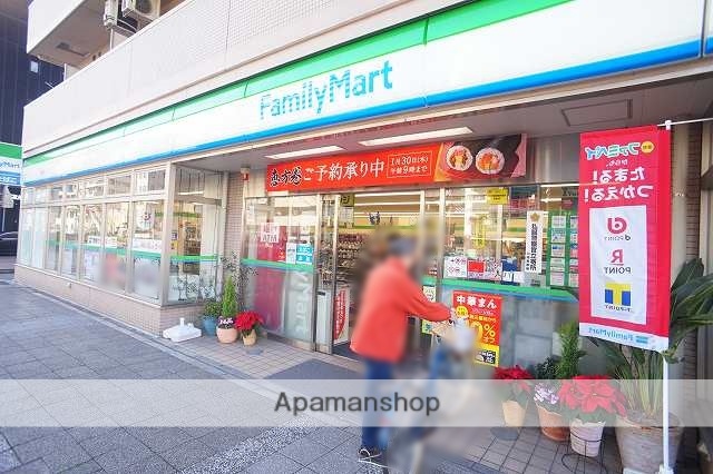 コンビニ　ファミリーマート（コンビニ）まで182m