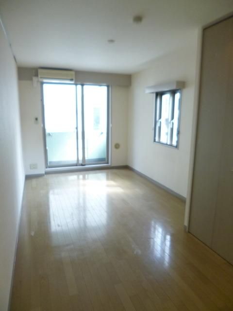 居室・リビング　★２面採光の明るいお部屋★