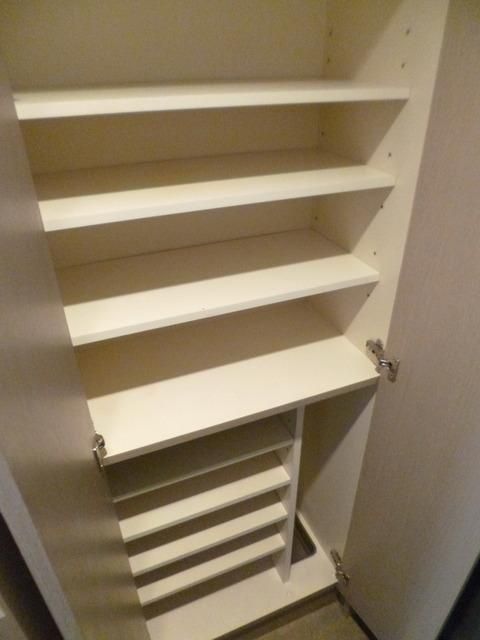 玄関　★下駄箱付き★