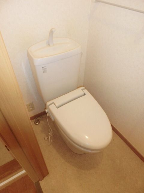 トイレ　清潔感のあるトイレです