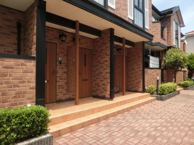 エントランス　キレイなエントランスです