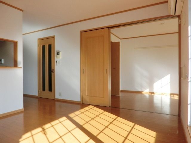 居室・リビング　明るくキレイなリビングルーム♪