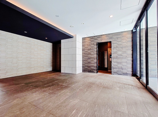 ロビー　ロビー・防犯カメラ・エレベーター・宅配ＢＯＸ