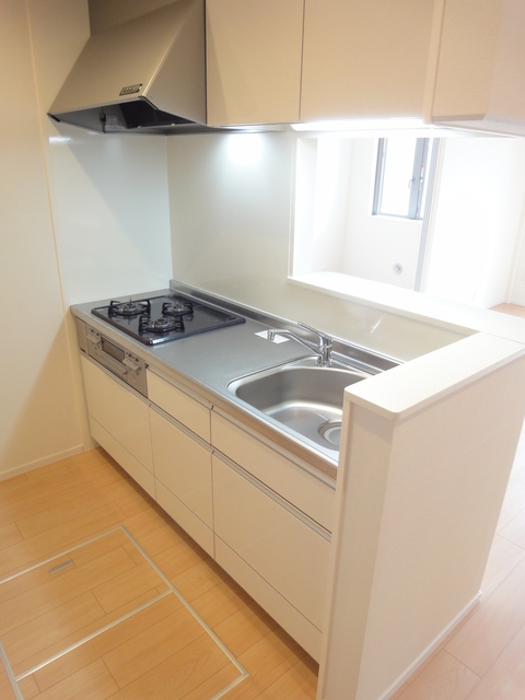 キッチン　ガス３口カウンターキッチン