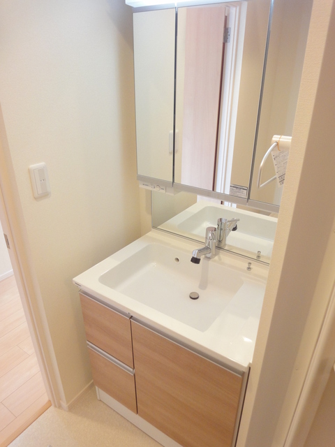 洗面設備　３面鏡シャンプードレッサー