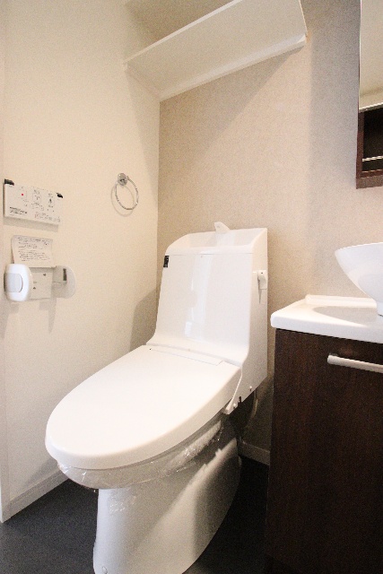 トイレ　※別室の参考写真の為、現況優先です。