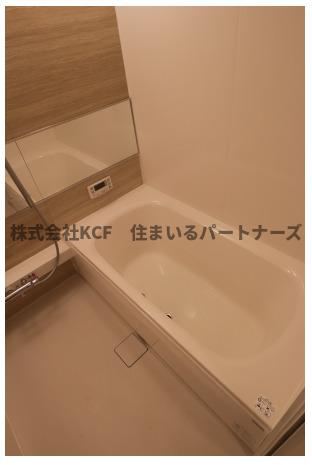 バス・シャワールーム　※同施工会社の前年完成した別物件の写真になります。 内装はイ