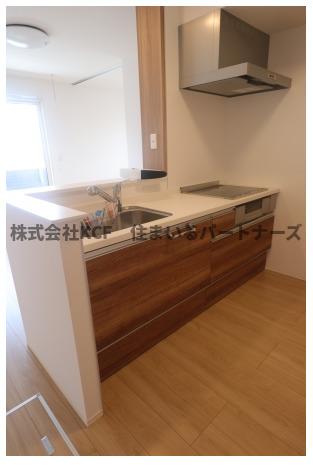 キッチン　※同施工会社の前年完成した別物件の写真になります。 内装はイ