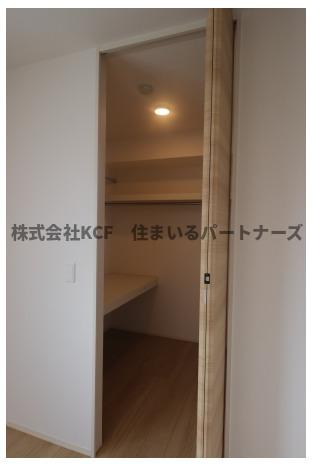 収納　※同施工会社の前年完成した別物件の写真になります。 内装はイ